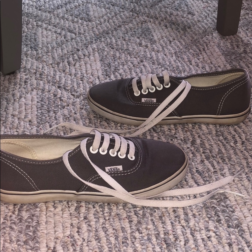 Vans - Picture 3 of 5